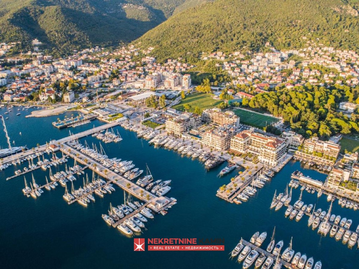 Dvosoban luksuzan dupleks townhouse stan sa parkingom, Porto Montenegro, Tivat